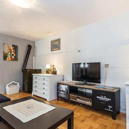 Amazing Apartment In Novi Vinodolski With Wifi מראה חיצוני תמונה