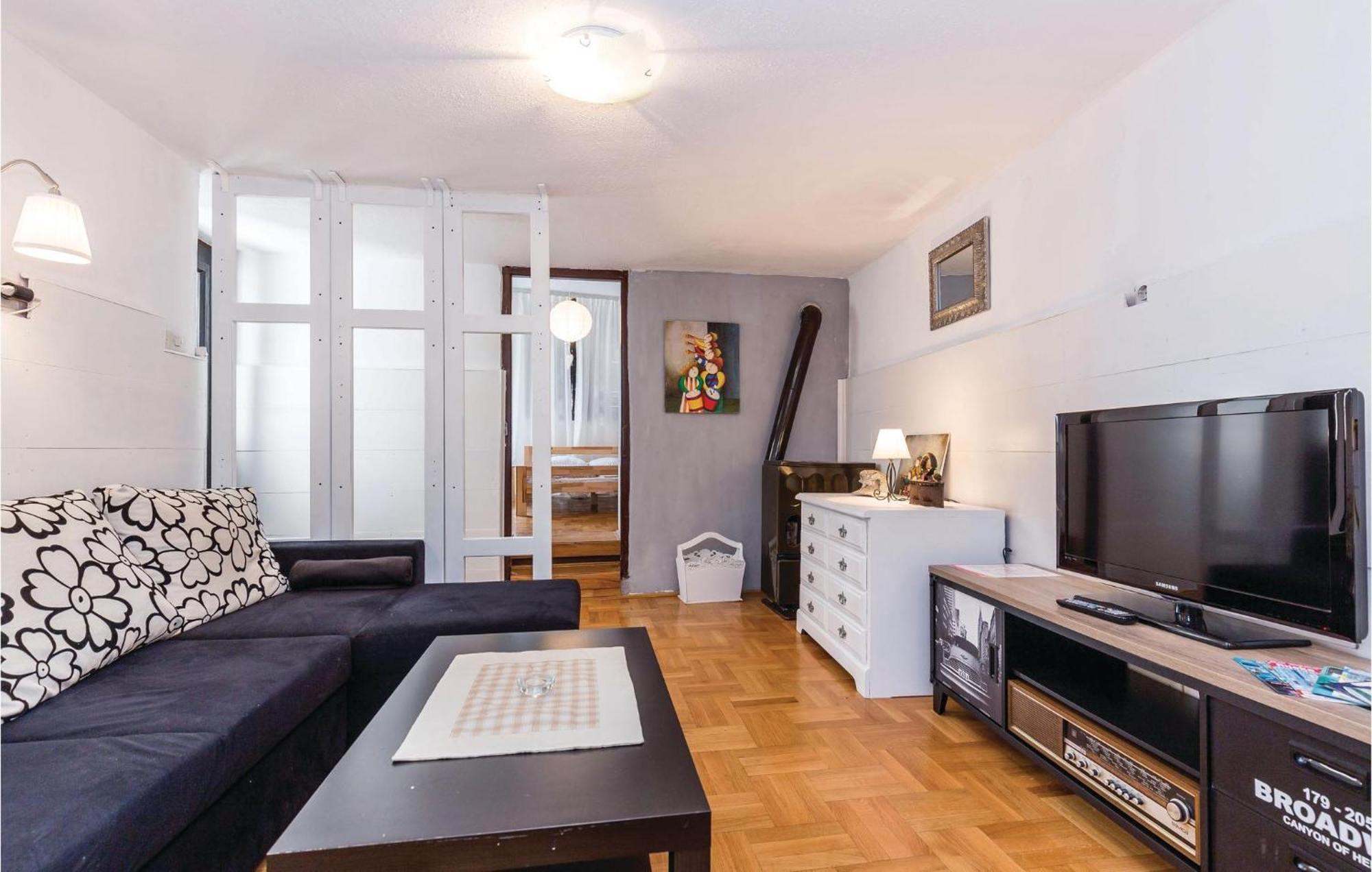 Amazing Apartment In Novi Vinodolski With Wifi מראה חיצוני תמונה